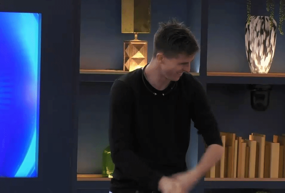 57ec3f4577e6b8049c5d27188aa94212.gif