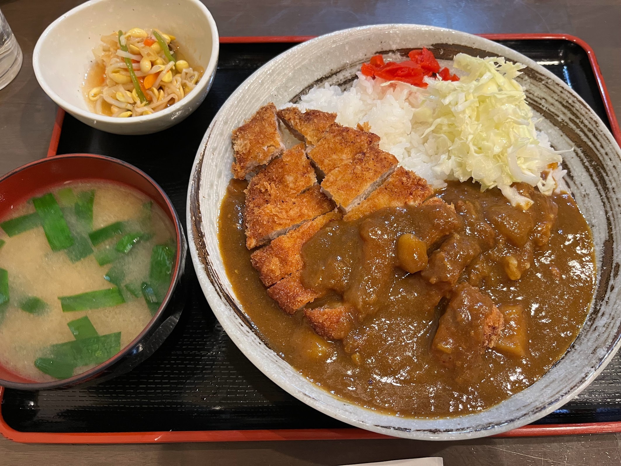 川崎・かげん カツカレー950円（2024年3月）