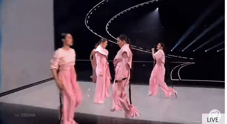 5e7b7b613d6eb31c7d6847bfaed36869.gif