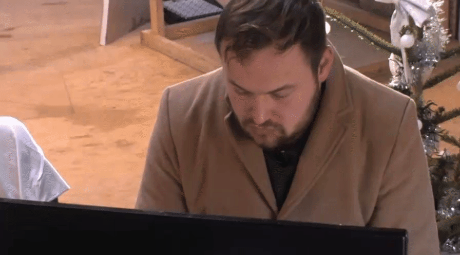 63bdf5ae31a2136379cde93e8fe44e04.gif