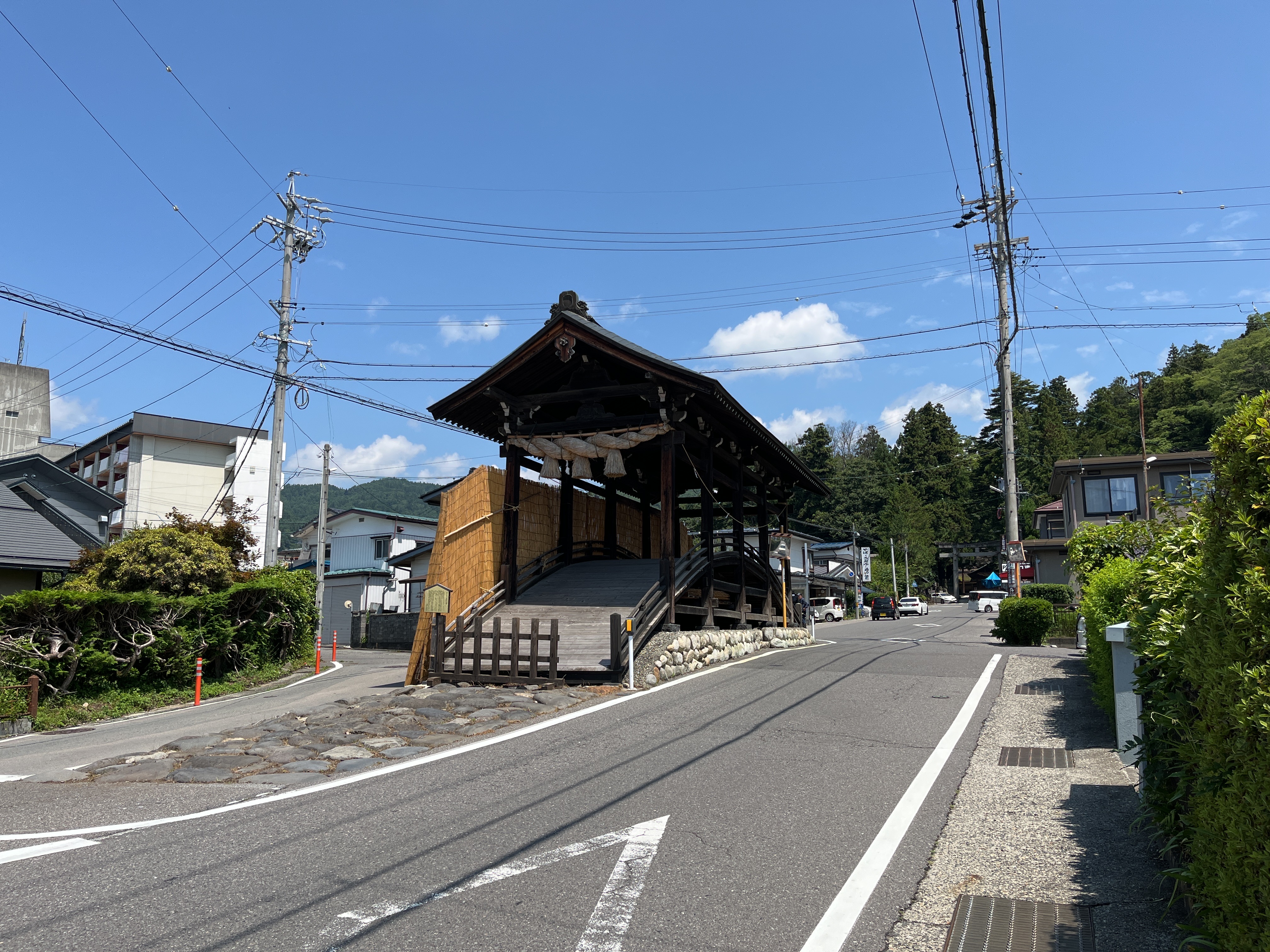 大門側から