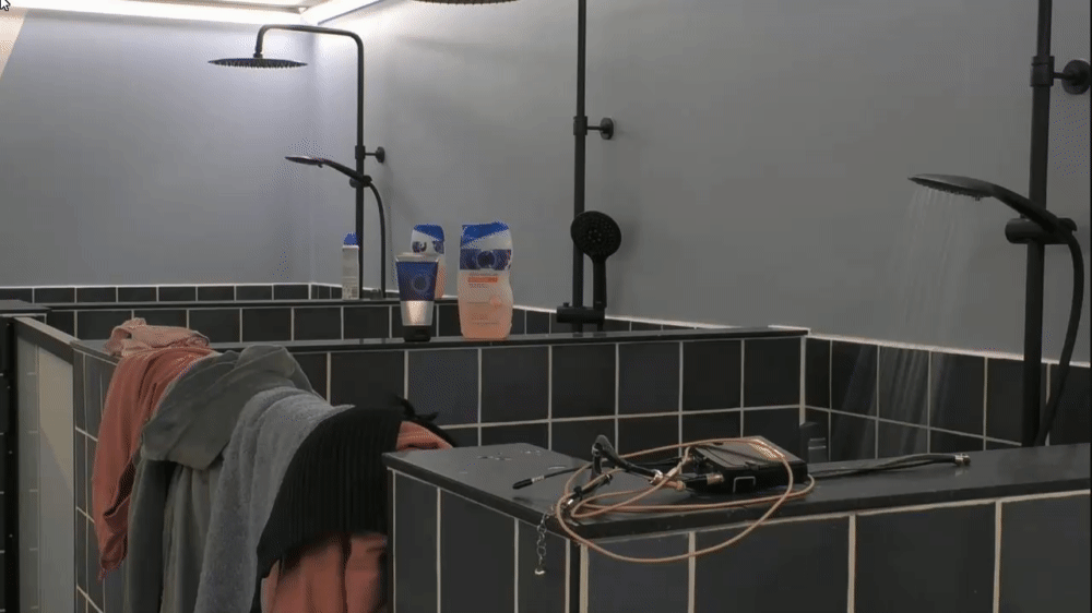 661dbc09e84a42979a8c7cc5b1841098.gif