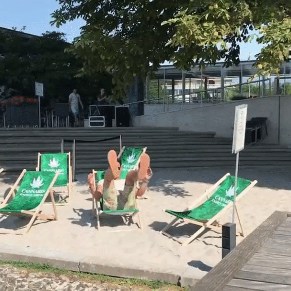 67918180bd84c1e24405f74cecbcca3c.gif