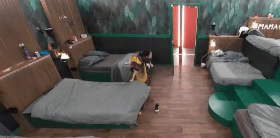 696c32cb59a98c161813677f44492b82.gif