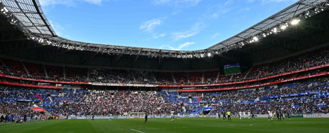 Het Groupama Stadium in Lyon is een stadion tijdens de Olympische Spelen