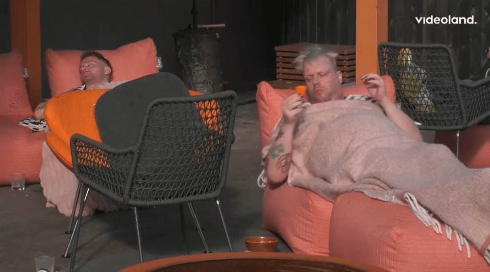71389dd3bf2df7ccf7473d49cb05f4a0.gif