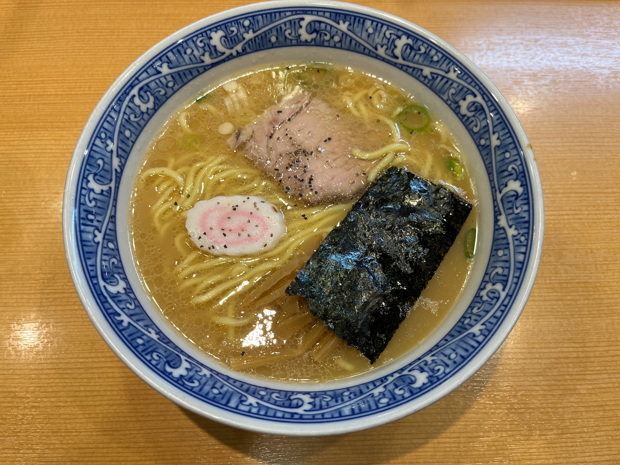 青葉・川崎アゼリア店 中華そば830円(2024年4月)
