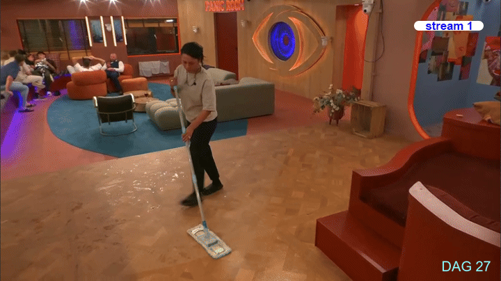 72efa679eac17413dd42e9c78d016a7a.gif