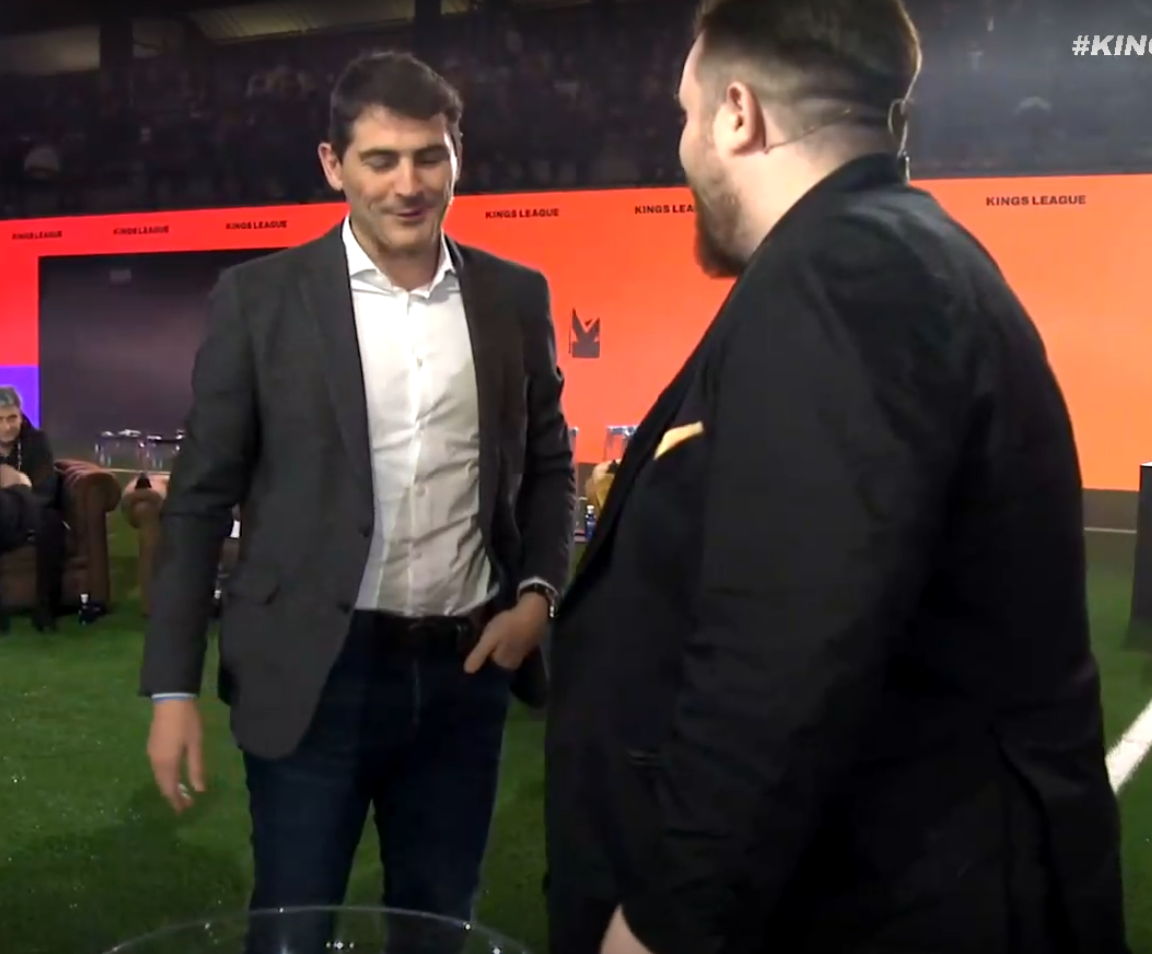 Iker Casillas se une a la moda y anuncia que YA ES streamer