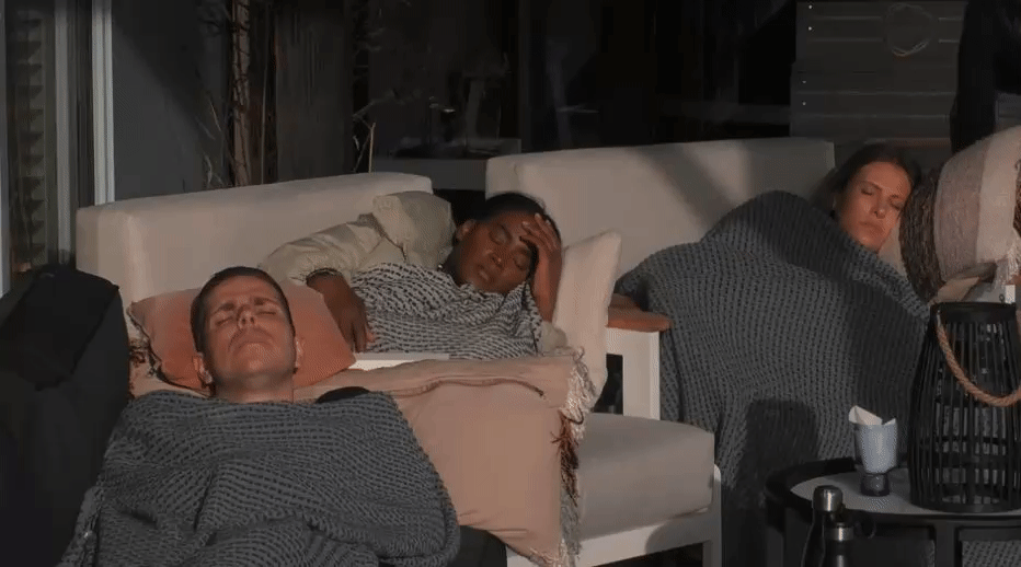 7b1e6bcd81f7176d670ca62ea1b41729.gif