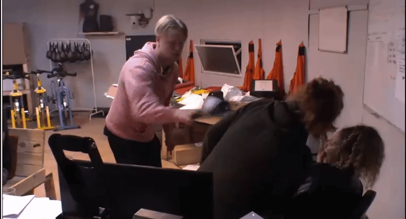 800cd3f657fe4d4db670f2ca4726b323.gif