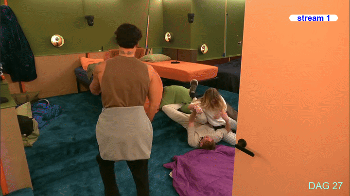 805569ce7640cfdc97bd16378a37ab19.gif