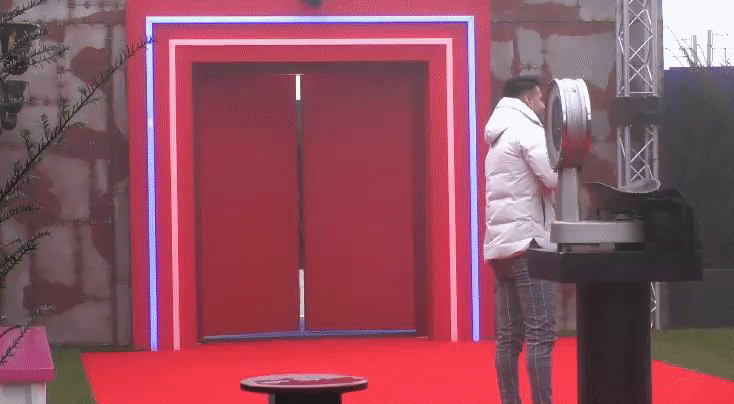 80a0fa20afc99486cb1d40b1c43db444.gif