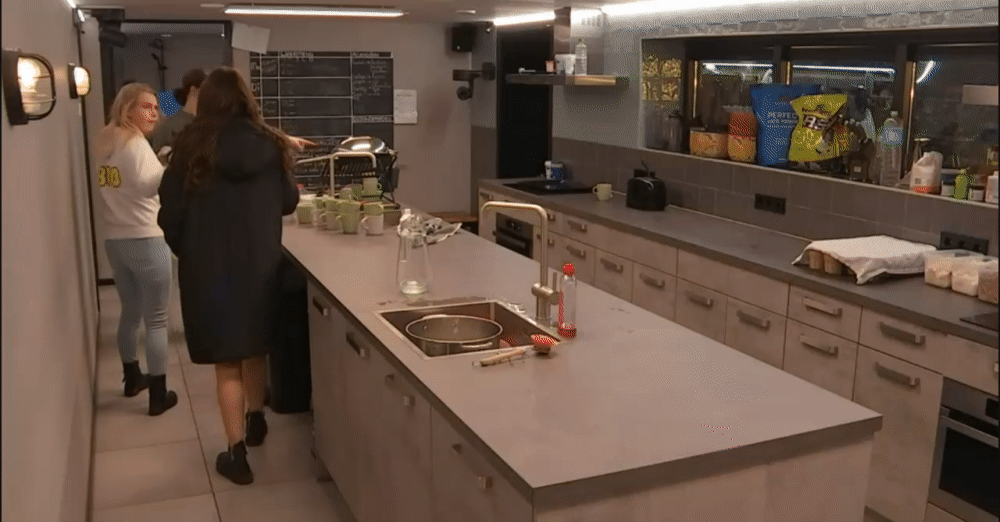 810a864f17657e6e1a988714dda5d625.gif