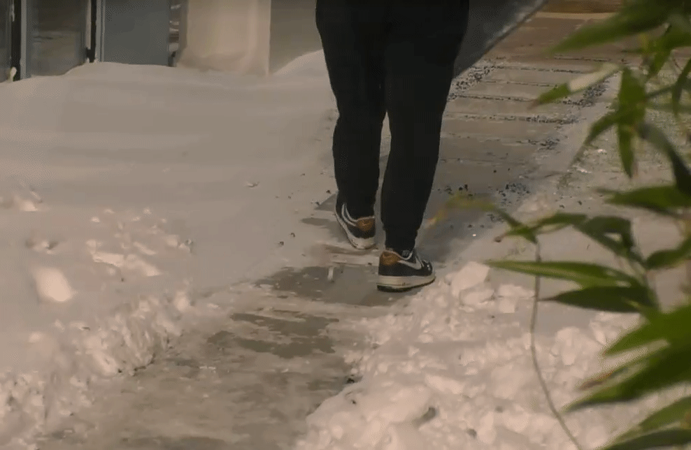 835a6a1915740ea144ad4a45cb93ec77.gif