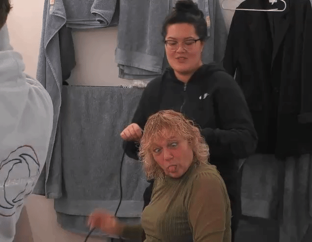 843ddda0a39736449ed57fd5c0bfd08e.gif
