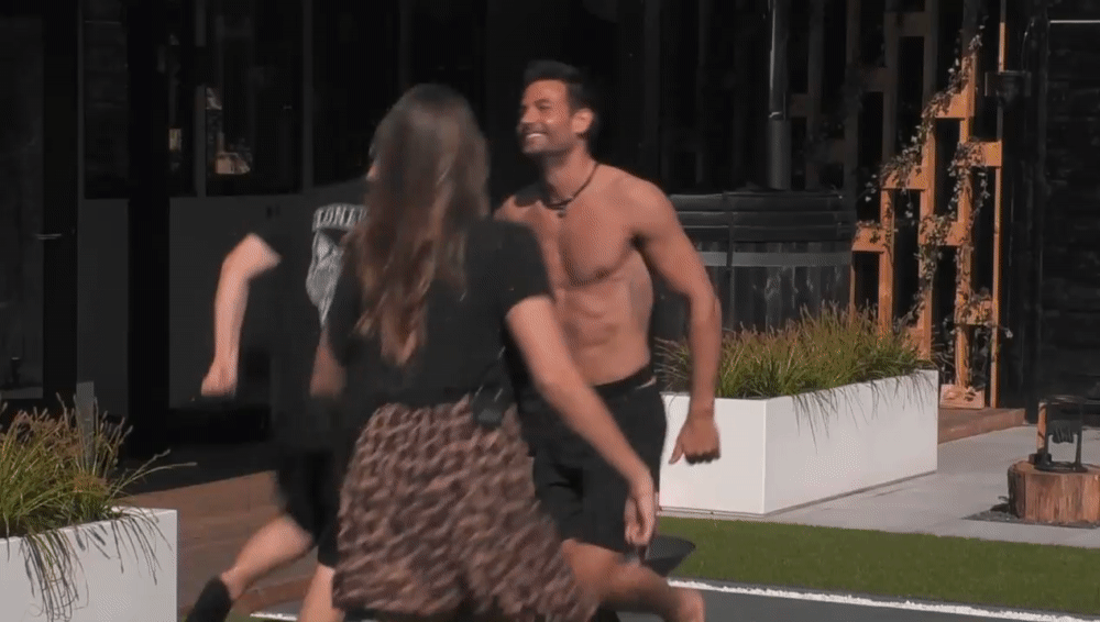 8837cbed8ba39c07738cc3fd491ce65e.gif