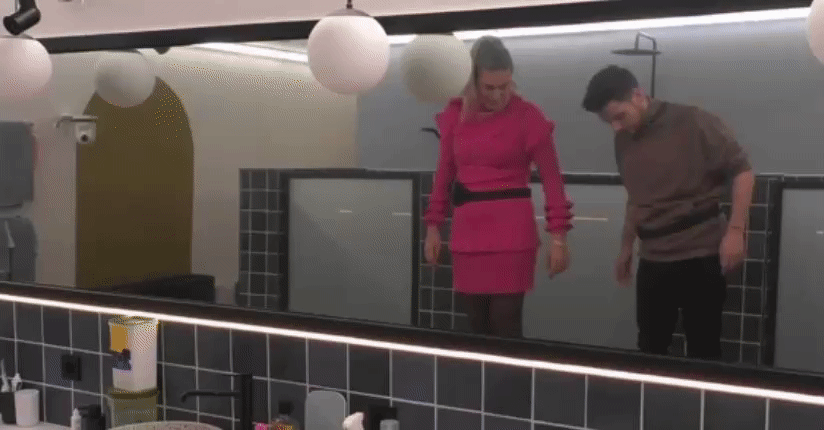 89a307c448404bb56b25cbd070677706.gif