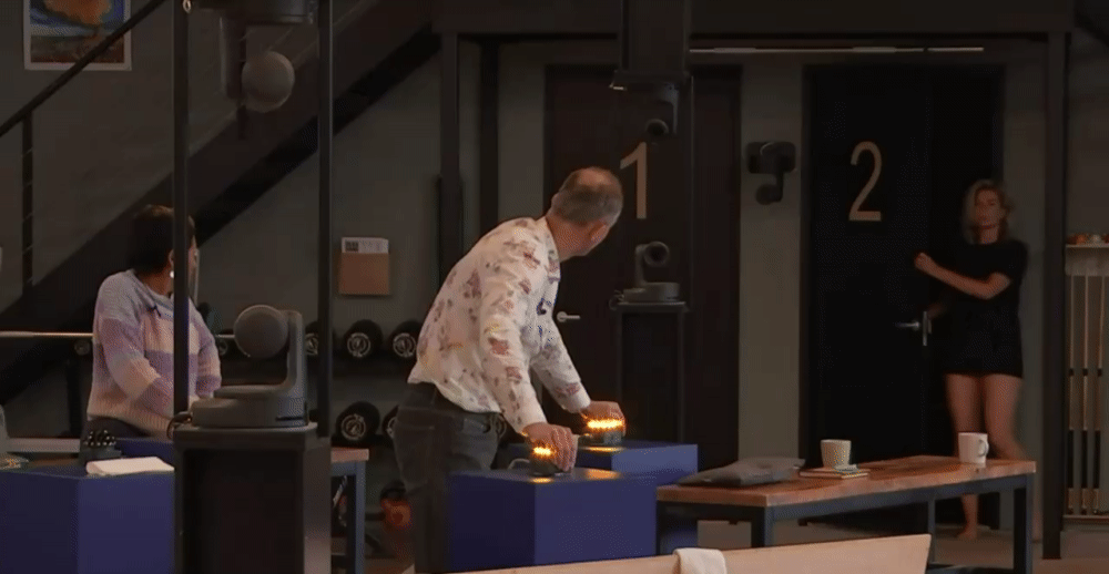 8a3566f3d5c4d7b63526271062b9f243.gif