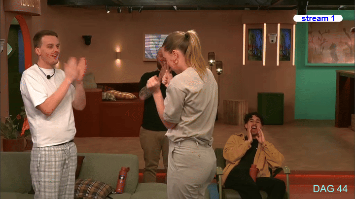 8efbc9c098e5d74e75ff82329ec8ec57.gif