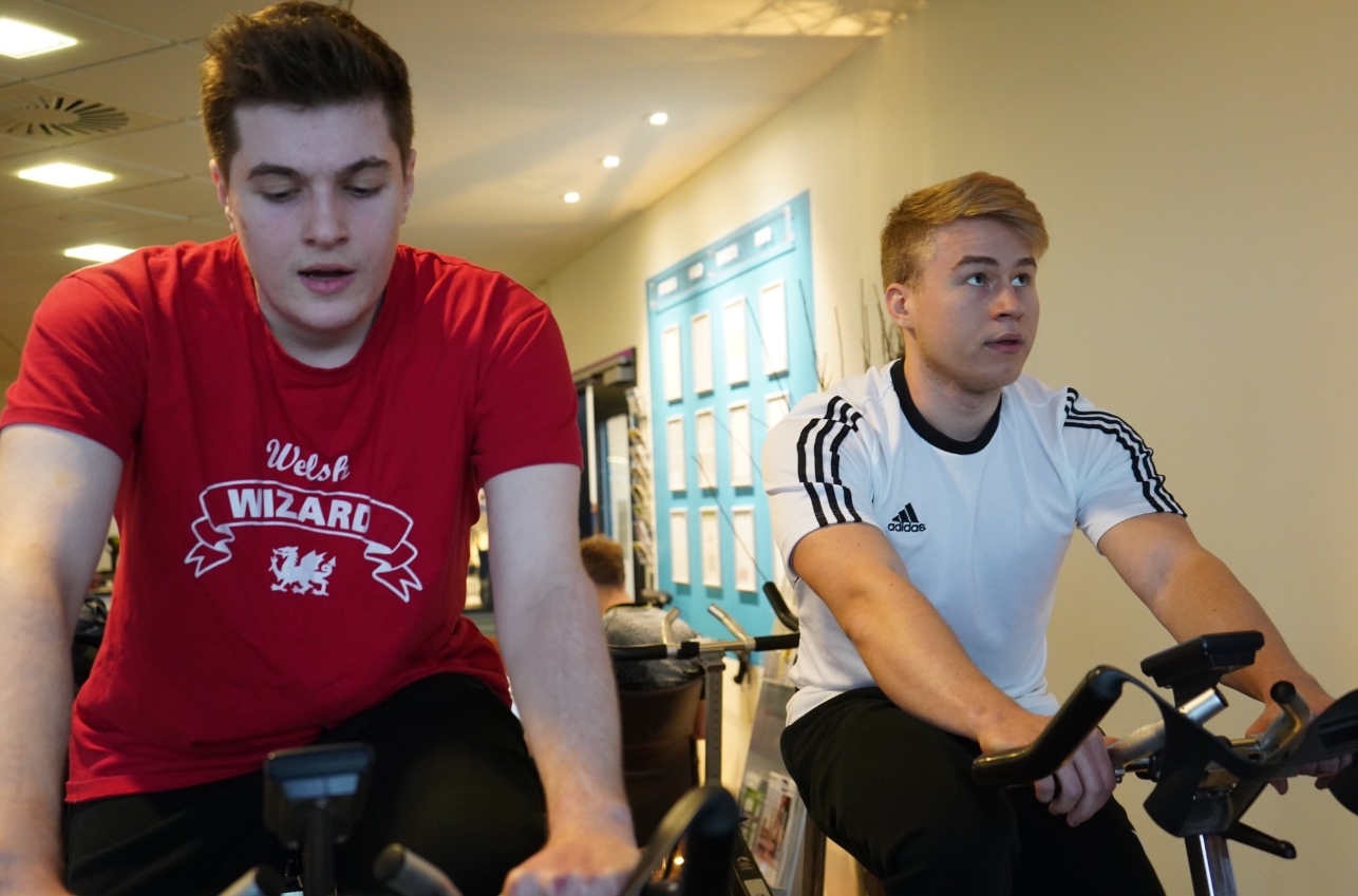 Alphari y Kold en una rutina de entrenamiento de Origen. Fuente: https://twitter.com/AlphariLoL