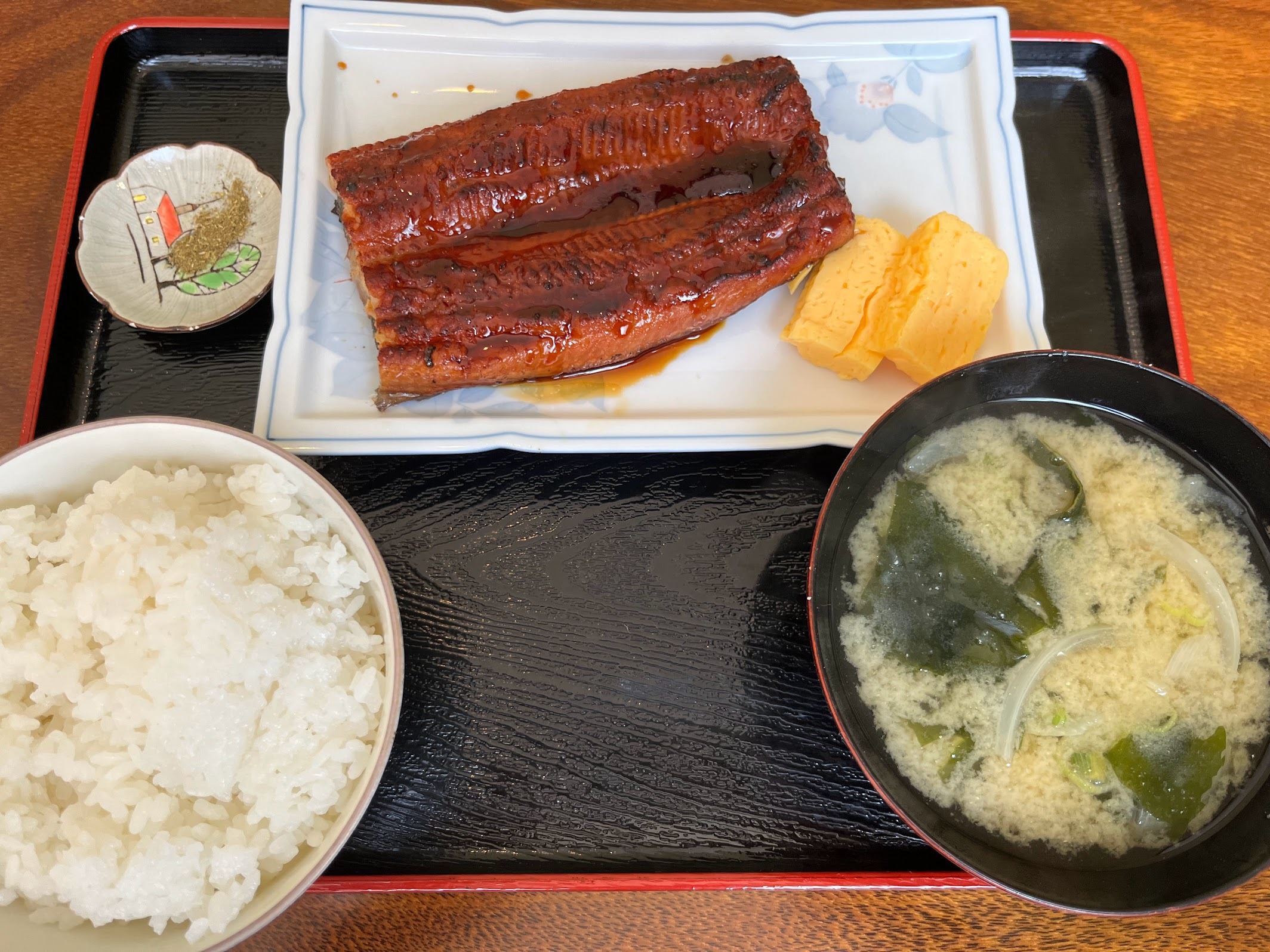 川崎・飛呂志 鰻の蒲焼定食1280円（2024年8月）