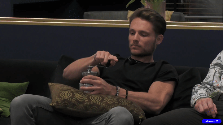 90a5590c2e7891517c206ec42e61e0af.gif