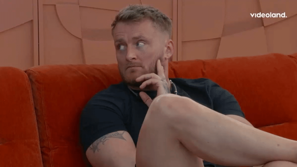 931f5ad05772f88a7a1610a03516b688.gif