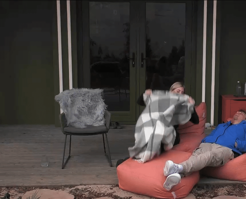 93d810540cd6b54ce8f046a98ca83421.gif