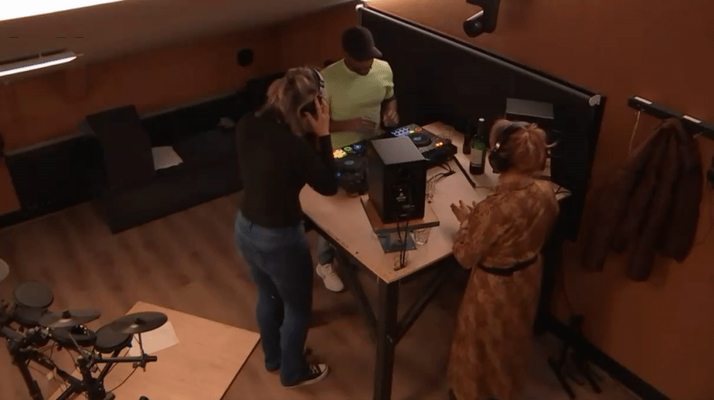 93d887c0665bb8b329488540f899802f.gif