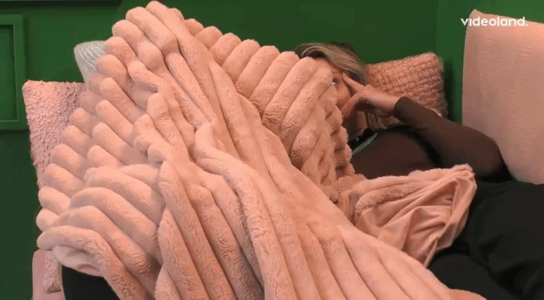 970c4cef40154211967a56614321506e.gif