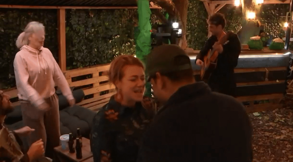 9a1578fc7f91e4252b4d80d4228bbb17.gif