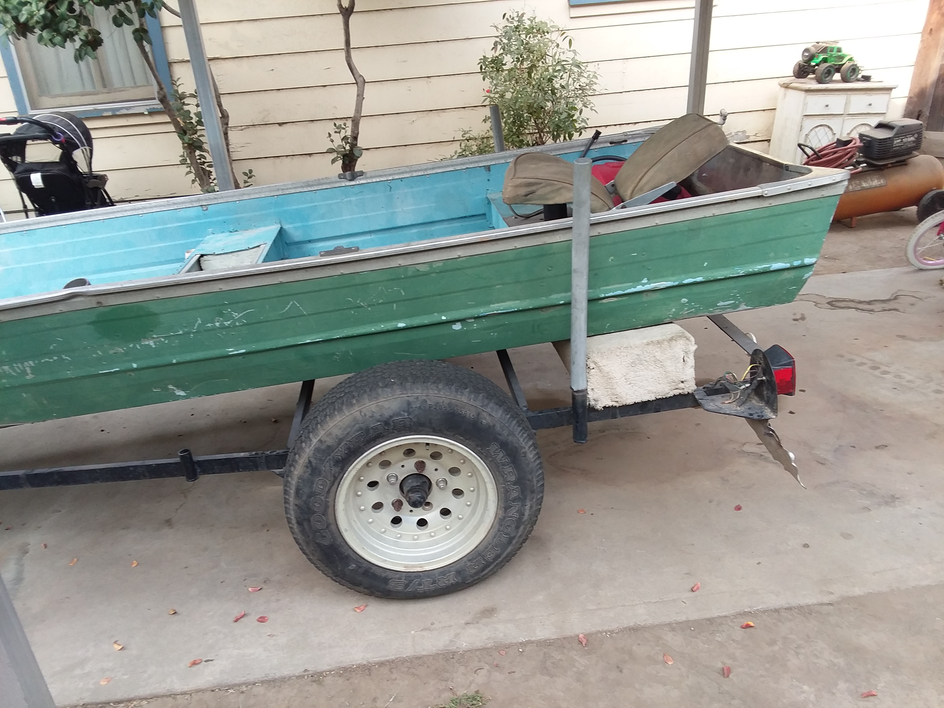 looking at buying my first boat Bass Boats, Canoes, Kayaks and more