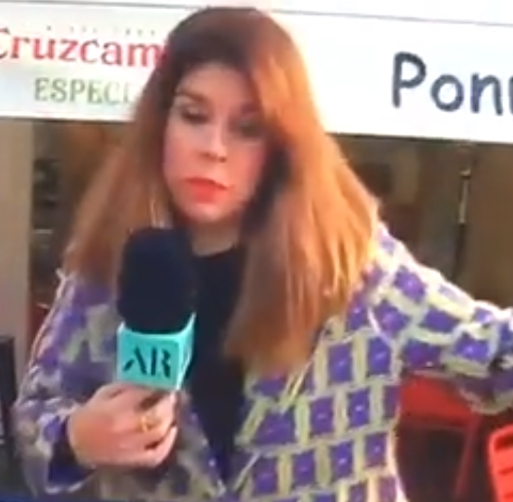 las cosas del directo. reportera se cree que entrevista a un borrego +pasaporte cobi