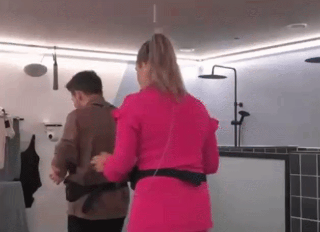 9fe5892e70d5c4b54521b19bfaf9a53d.gif