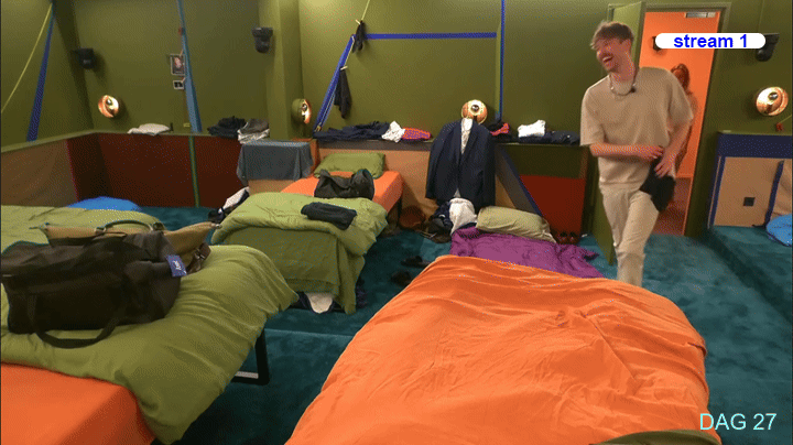 a1e49fef797b0a11d4fe6bd6aa643e94.gif