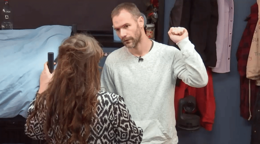 a233ea1ad257aabd610bdfe54b9dc5e8.gif