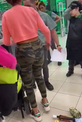 Personal del Mercadona intentando parar a gitana ladrona enfurecida +video