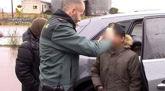 Familia de moros se olvidan a un hijo en una gasolinera cerca de Burgos