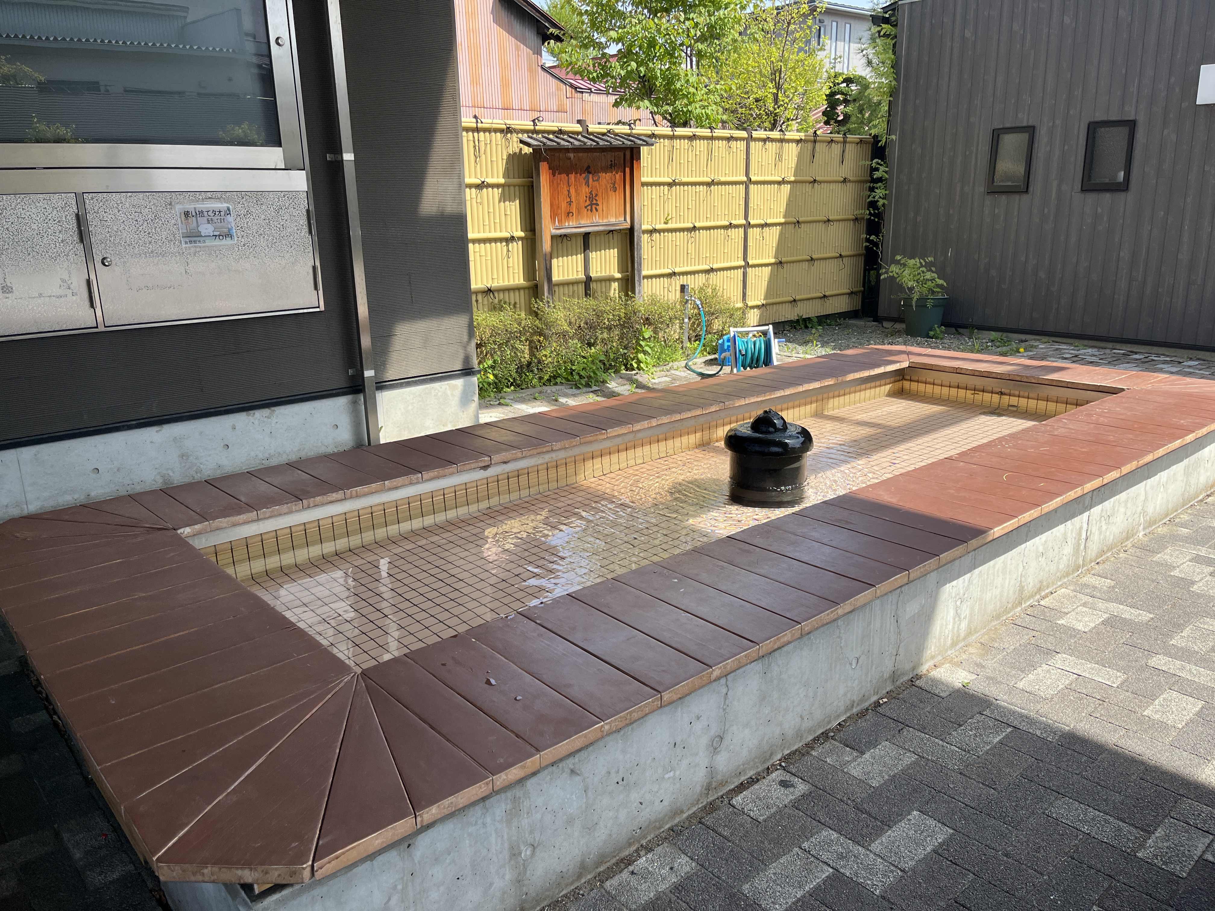 お店外観