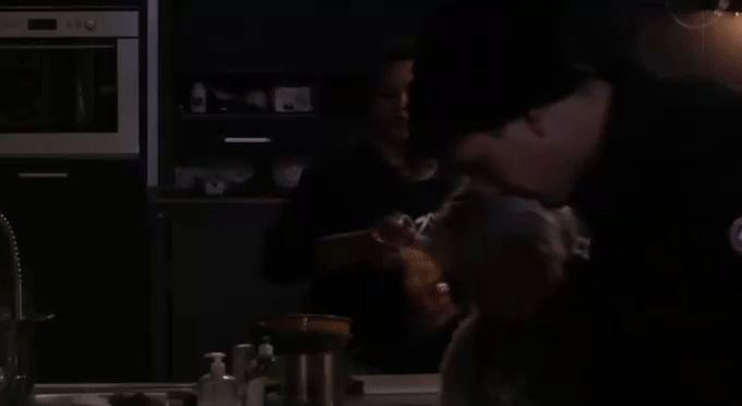 a8d05ba09262c8f46185c0e93d0da379.gif