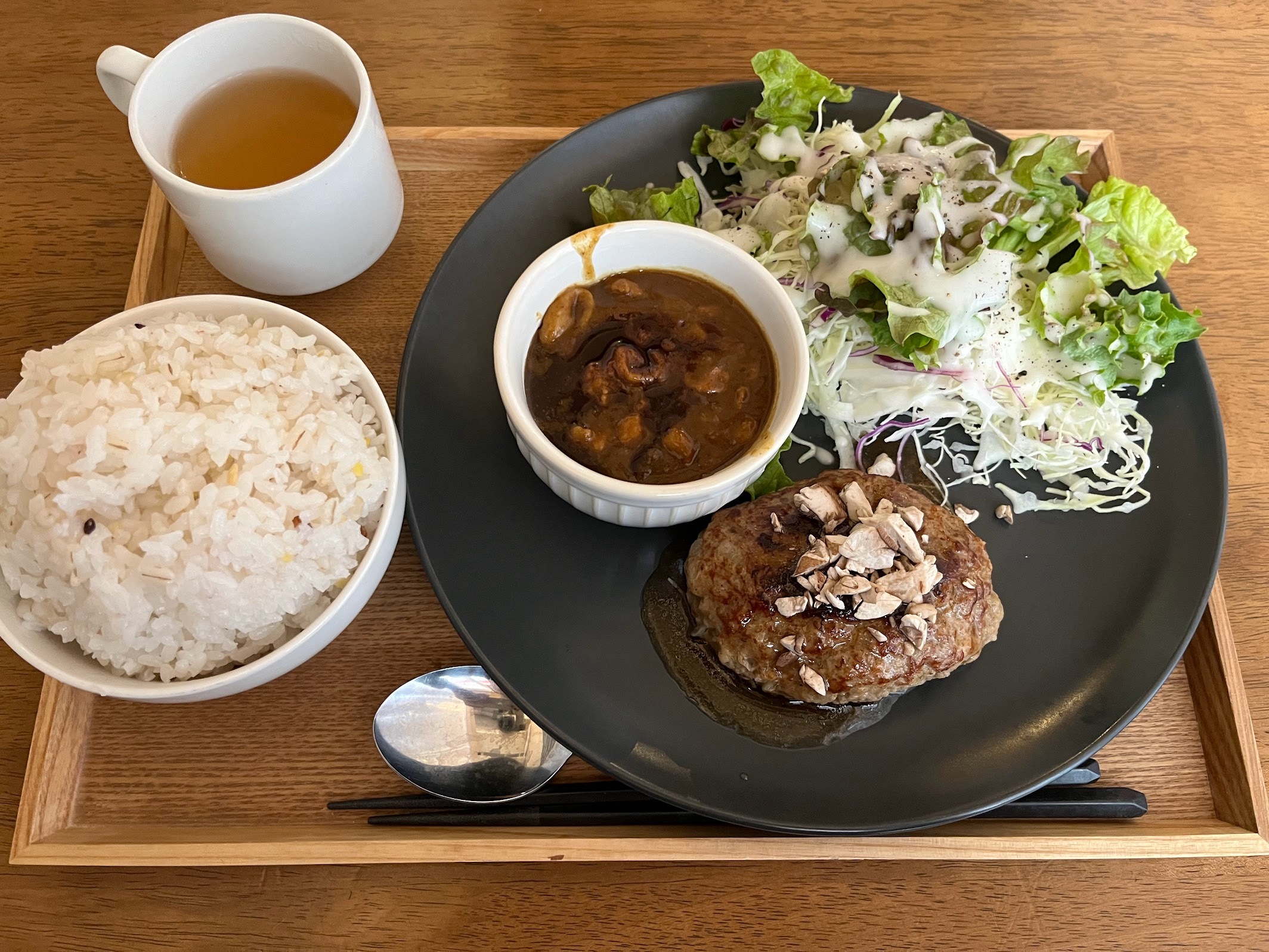 川崎 Bistro Tino ハンバーグランチ1000円(2024年2月)