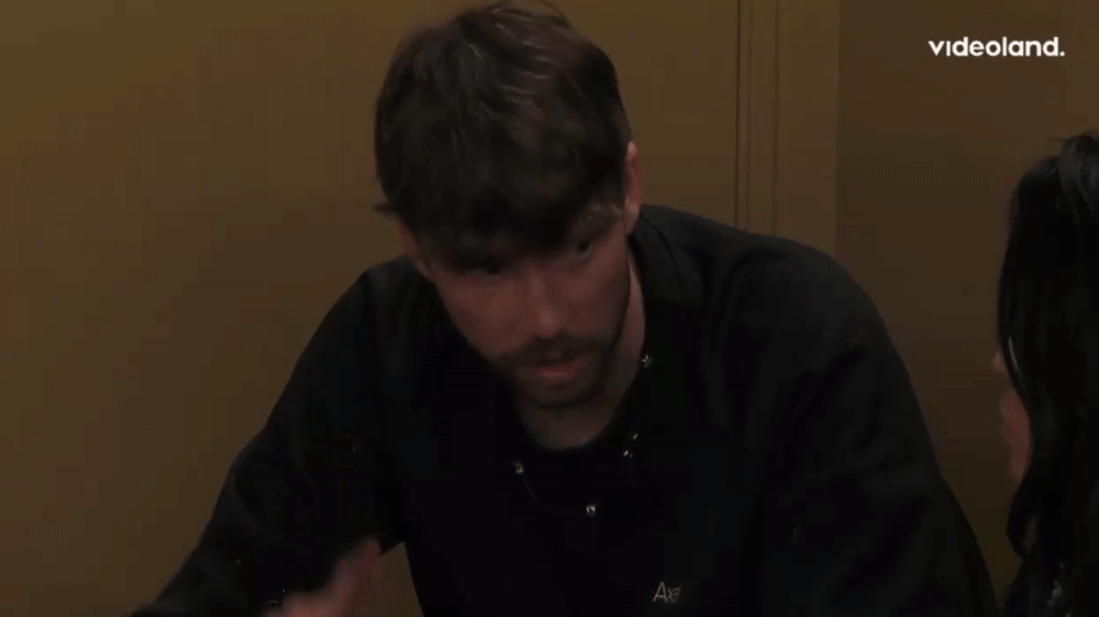 abd63cd2d695546dbb5cf4aa24b1244a.gif