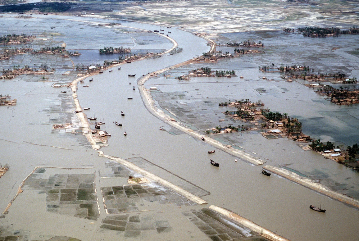 The Bangladeshi cyclone of 1991, an aerial view