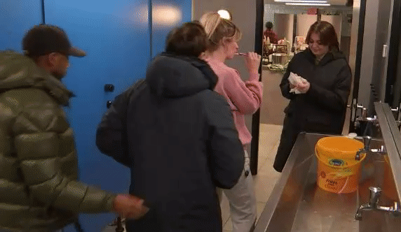 ad1ae0fd51b90746fc5dcdd2436e35f4.gif