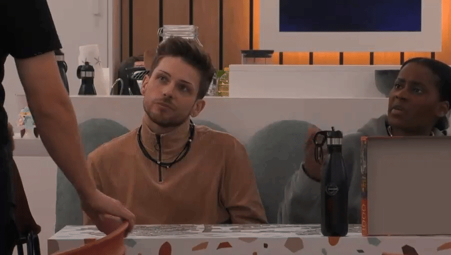 af2e84aae7fe813017b84240411c2891.gif