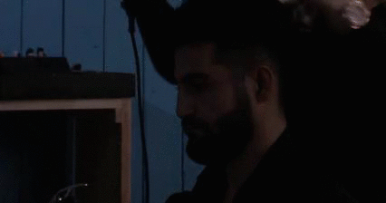 b0f1ec6ec71a1675e6230e192dd8ee90.gif