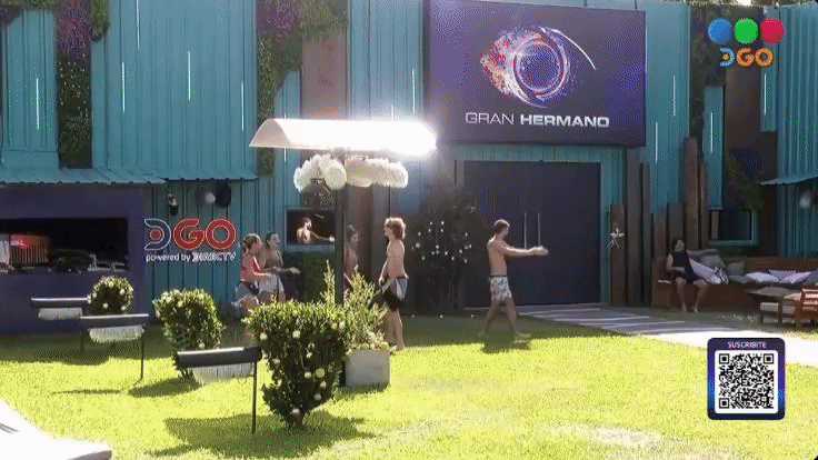 b4a29ffb2474f4e01c5ba107feb1742b.gif