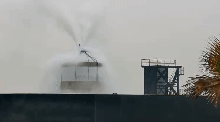 b554fe56e70a67ed0bc35b5996d47bef.gif