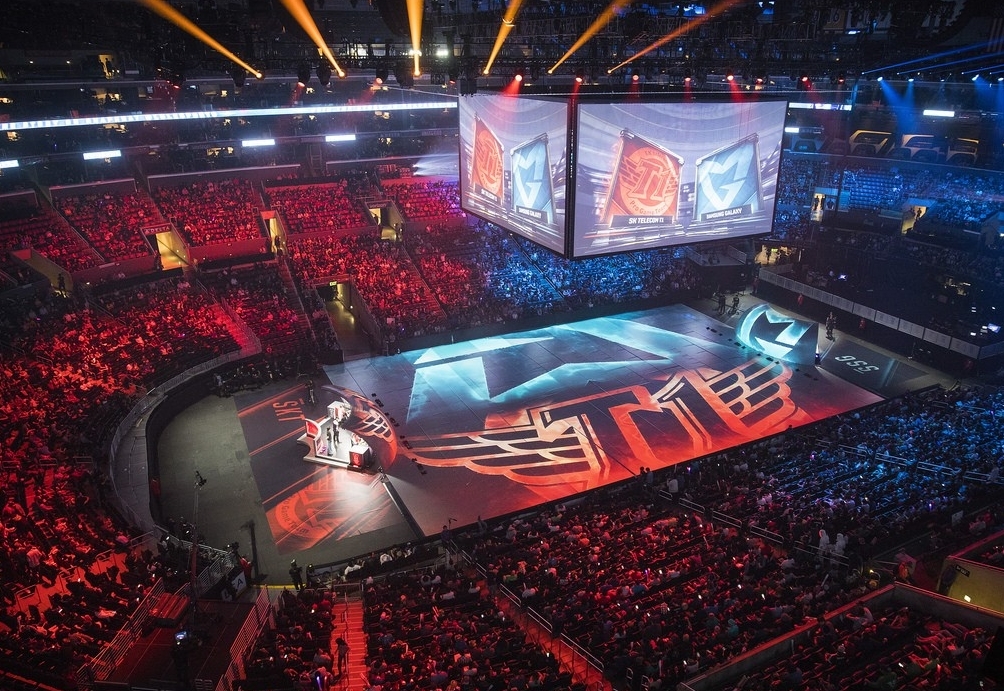 Staples Center (Los Angeles, EE.UU), lleno durante las finals mundiales de 2017 de League of Legends Staples Center (Los Angeles, EE.UU), lleno durante las finals mundiales de 2017 de League of Legends